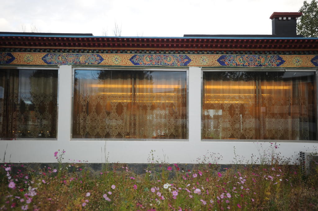Wanrun International Resort Hotel In Tibet Xigaze Екстер'єр фото